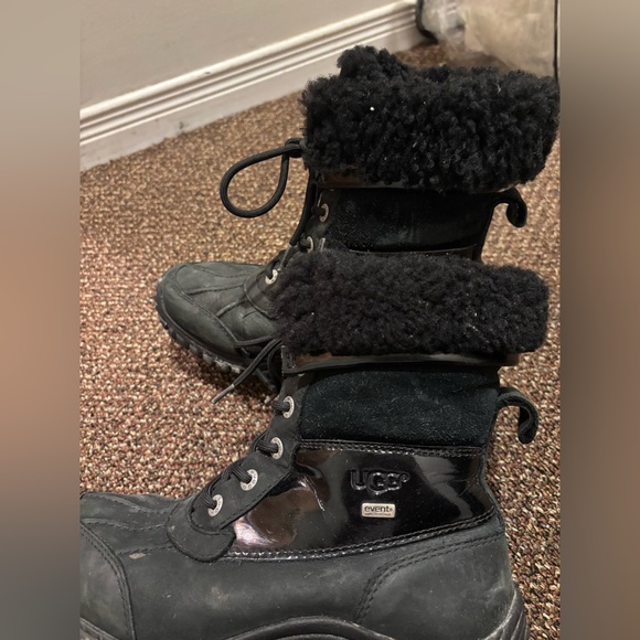 Ugg Winter Boots - Picture 2 of 2